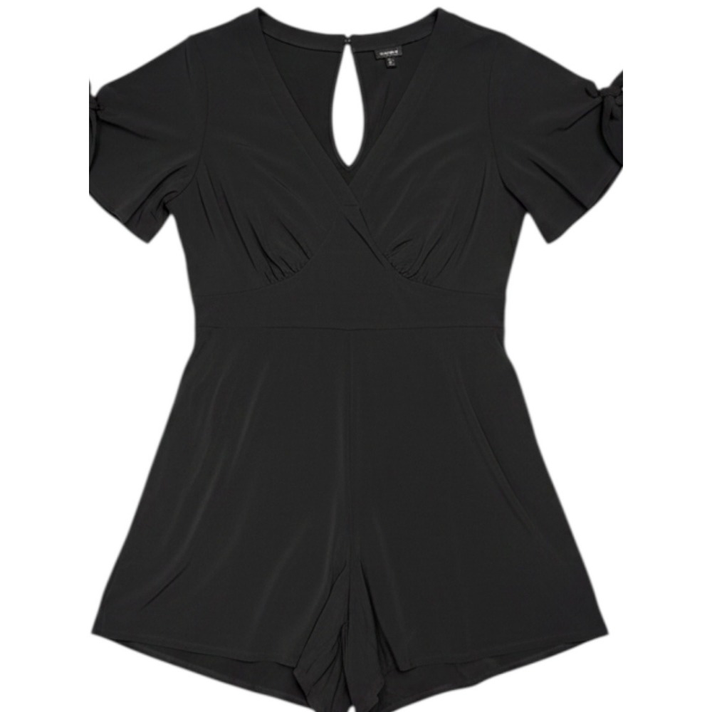 Torrid Black Surplice V-Neck Romper Flutter Sleeve Pockets Size 2 Plus